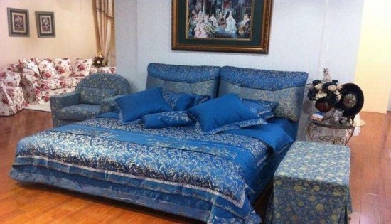 長春市皇家馬車家具有限公司主要對產品的購銷和研發，近年來公司為廣大客戶提供了高效，高質，放心省心，舒心的優質服務的產品保障。 公司為長春眾多家庭服務了沙發專業定制，軟床量尺定做、單雙人床、沙發床、上下床 等業務，得到了廣大顧客的信賴和認可。  質量管理：嚴格把控每一道制造工序，對原材料、布和海綿的供應商要求其提供環境保護標準證書。產品干燥速度及防蟲處理都經過嚴格測試。類似無紡布這樣的細節也符合嗅覺環保標準。公司承諾：我們的產品將帶給您舒適、健康的生活享受。  我們的優勢： 1、多年的歐式法式家具設計生產經驗  2、公司追求長期穩定的業務合作關系  3、公司位置良好，物流運輸便利  4、實體工廠直接供貨，減少貿易環節成本  5、產品顏色及尺寸可根據客戶需要更改  6、客戶遍布國內各大城市  7、產品出廠到運輸，全程提供質量保證  8、零售業務具有巨大的數量優勢